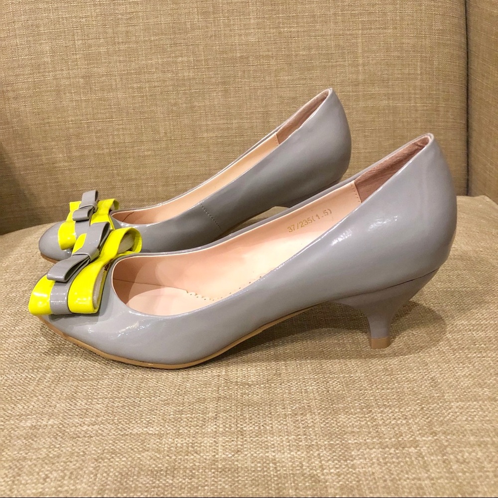 New Bread N Butter kitten heels with oversized bow